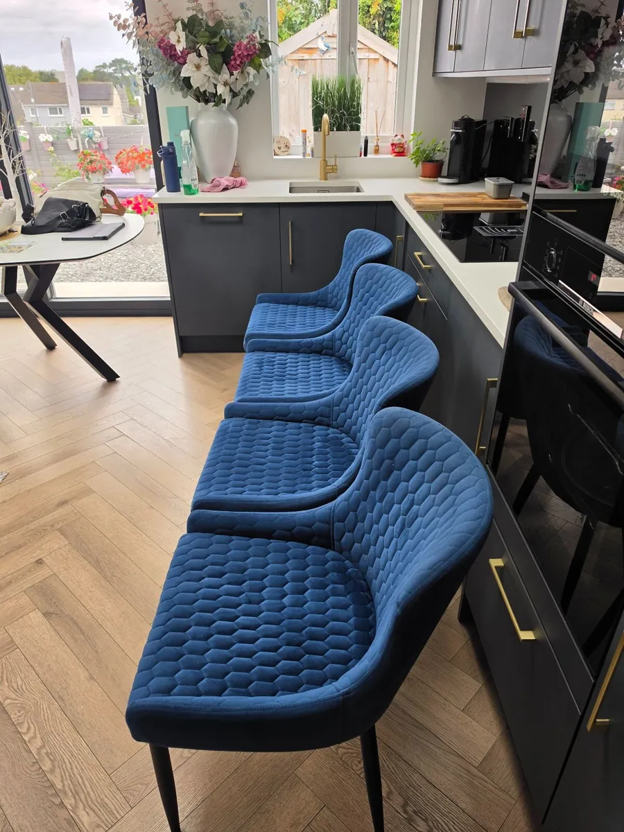 Dining room chairs - Image 3