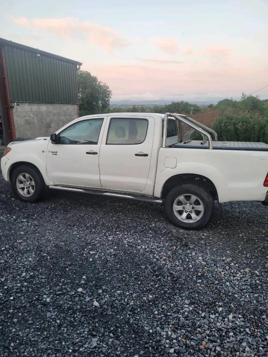 Toyota hilux - Image 3