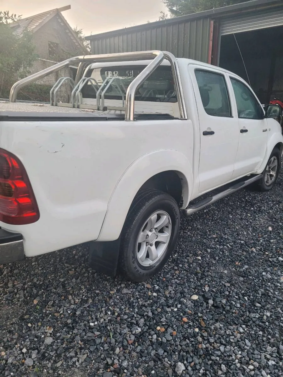 Toyota hilux - Image 4