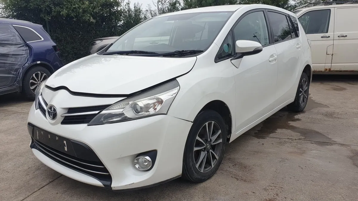 *For parts* Toyota Verso, 1.6 dsl 6 speed (2015) - Image 1