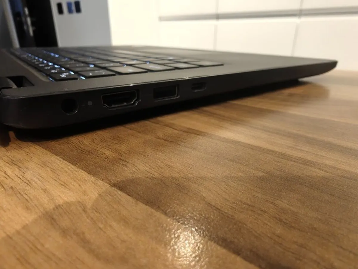 Dell Latitude 3410 | i5 | 16GB | Touchscreen - Image 4