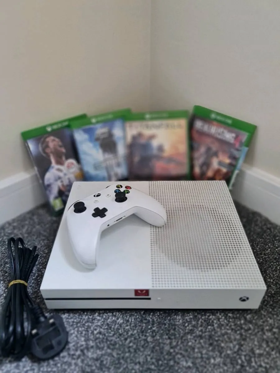 Xbox One S 500GB, Bundle. - Image 1
