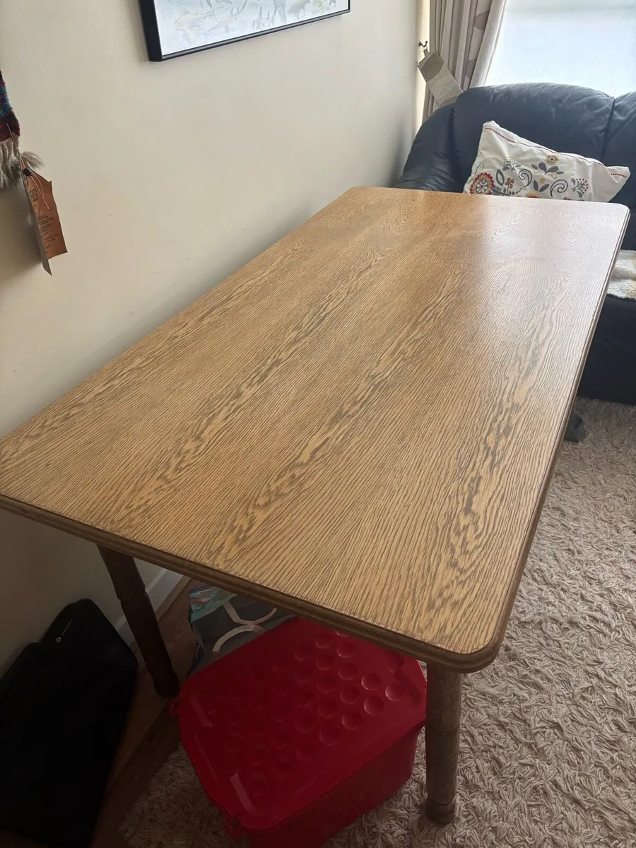 Kitchen table - Image 1
