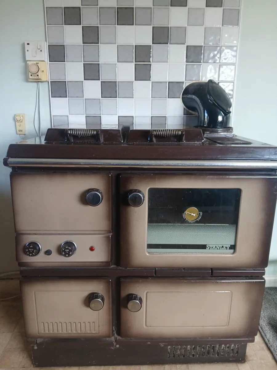 Stanley range cooker - Image 1