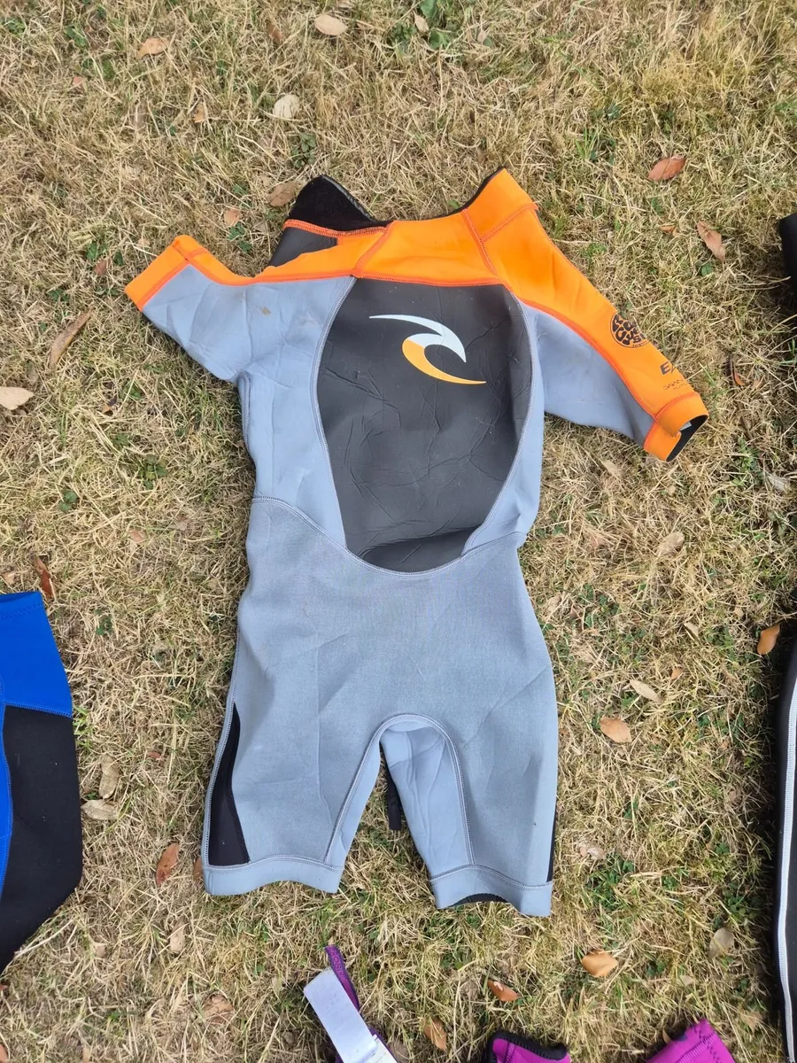 Wet suits - Image 3