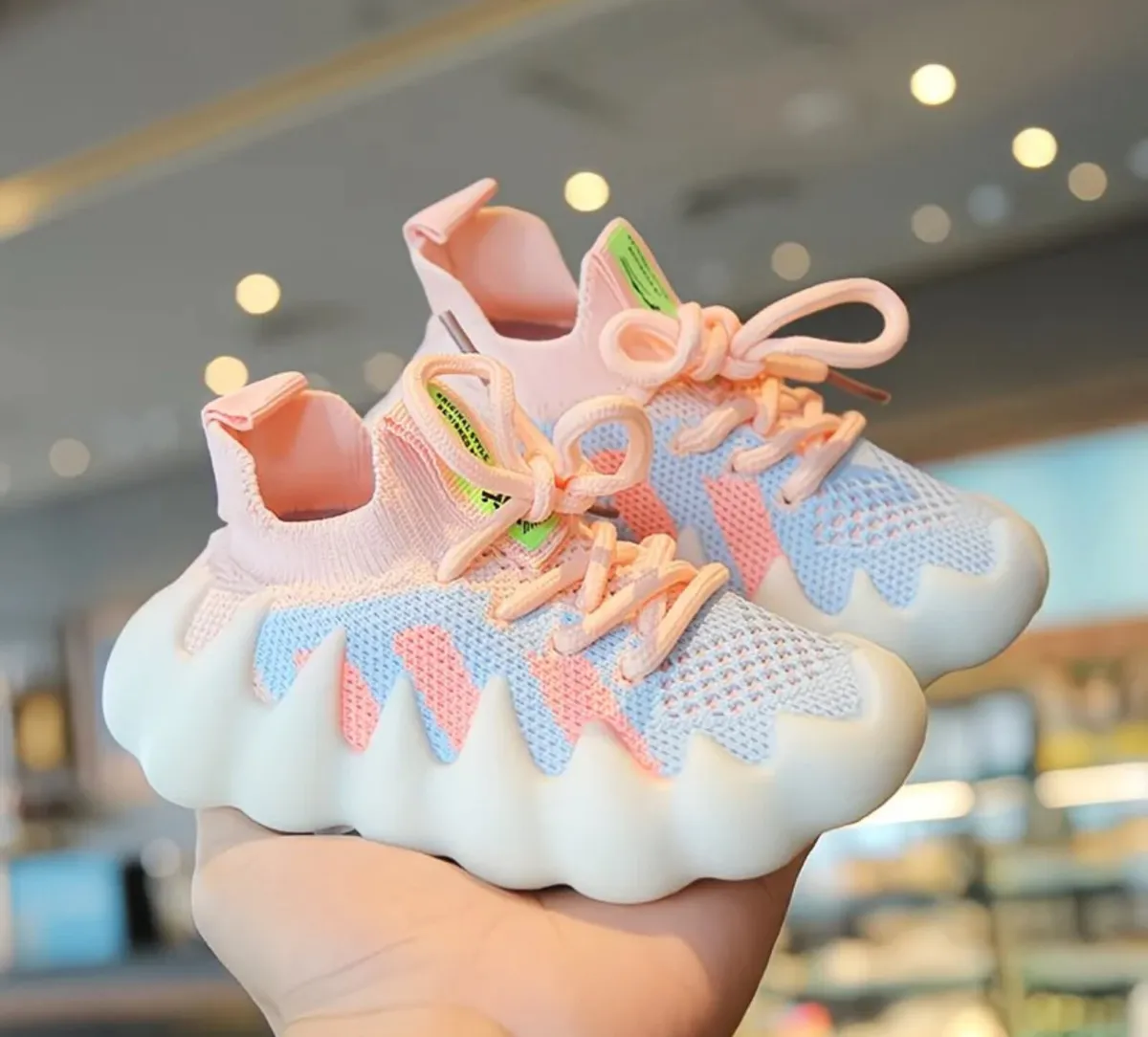 Kids shoes - Image 1