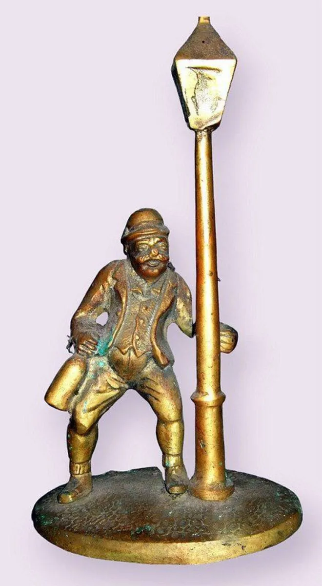 Large 12" Vintage Brass "Drunk Man & Lamppost" - Image 3