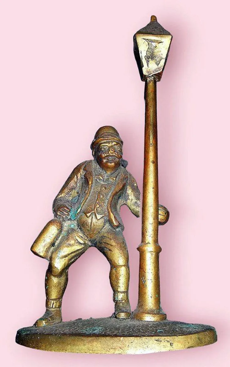 Large 12" Vintage Brass "Drunk Man & Lamppost" - Image 4