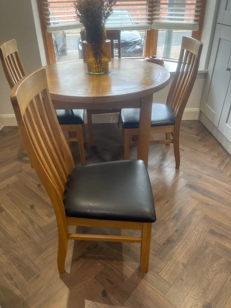 Round Extending Solid Oak Table - Image 4