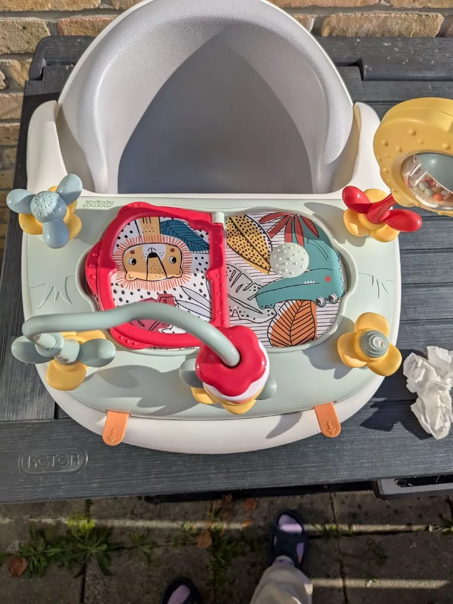 SNUG FLOOR SEAT + Activity Tray & many baby items - Image 4