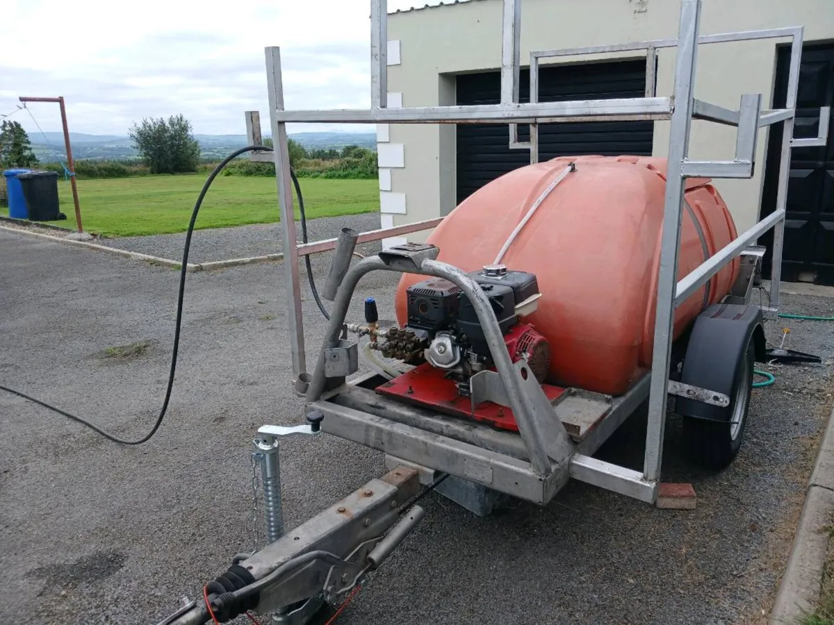 1100L bowser and 1 year old power washer - Image 2