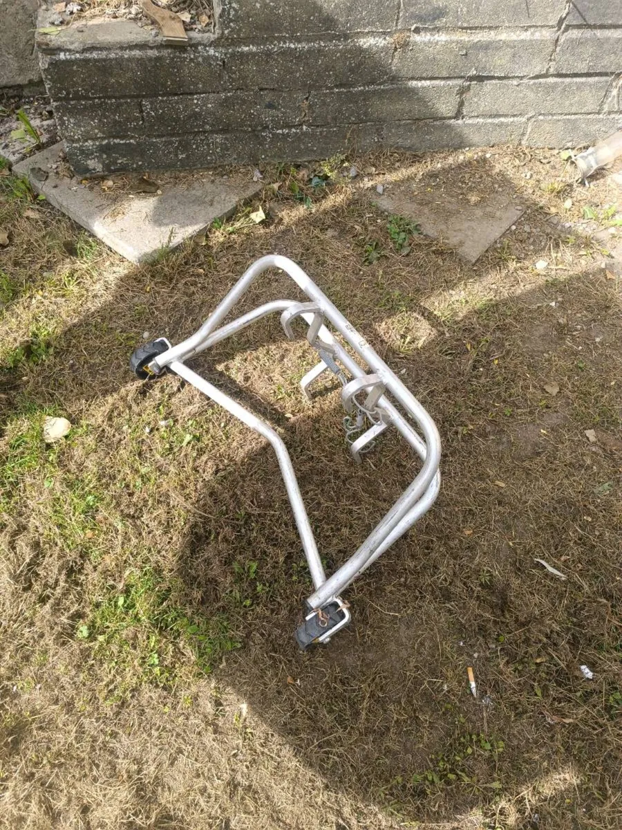 Ladder stand off