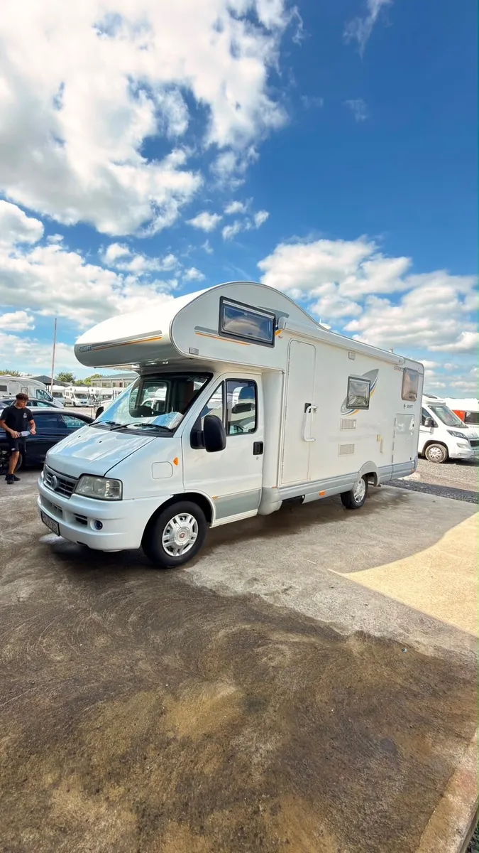 Camper - Image 1