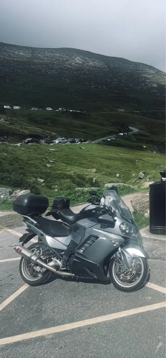 Kawasaki GTR 1400 07 & Yamaha FZ 600 04 - Image 1