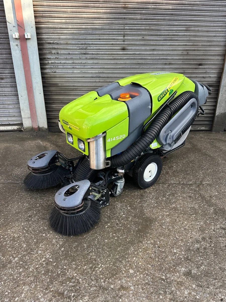 Green Machine414S2D Pedestrian Road Sweeper Diesel - Image 1