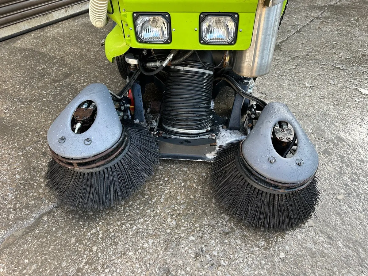 Green Machine414S2D Pedestrian Road Sweeper Diesel - Image 3