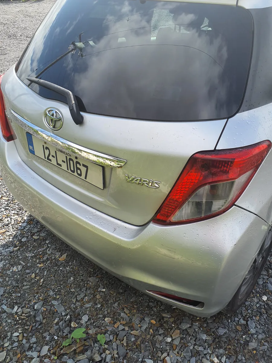 Toyota Yaris 2012 - Image 4