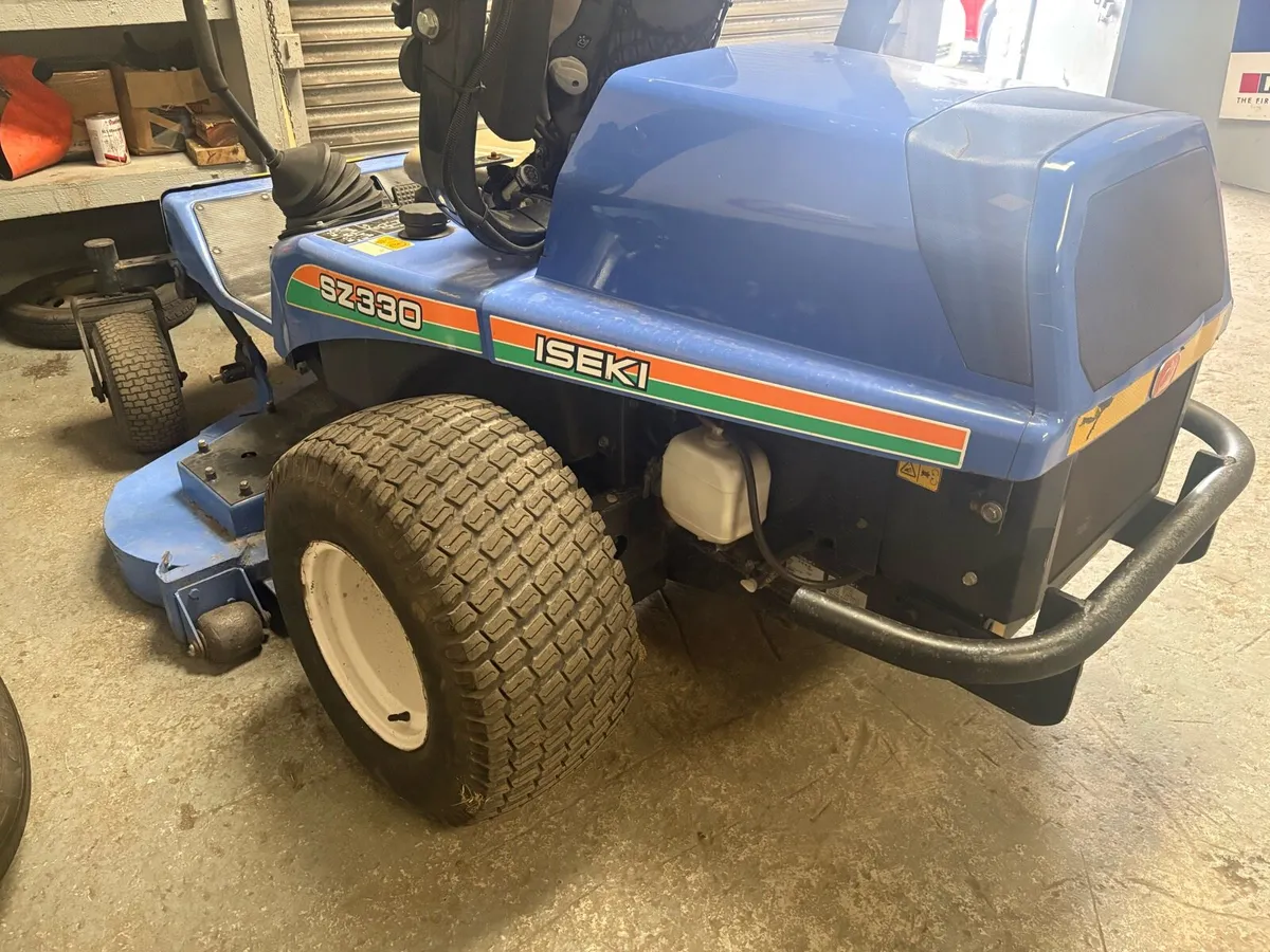 ISEKI SZ330 Zero Turn - Image 2