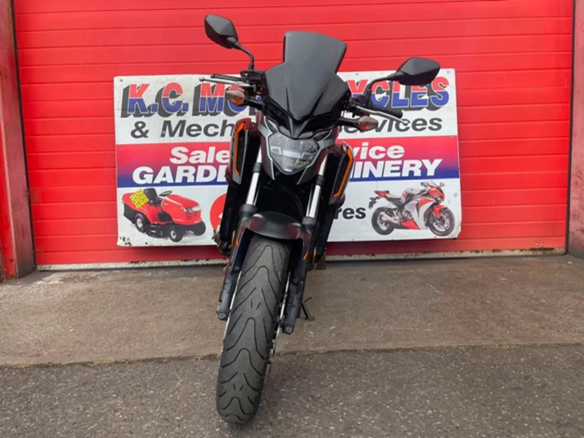Honda CB650F - Image 2