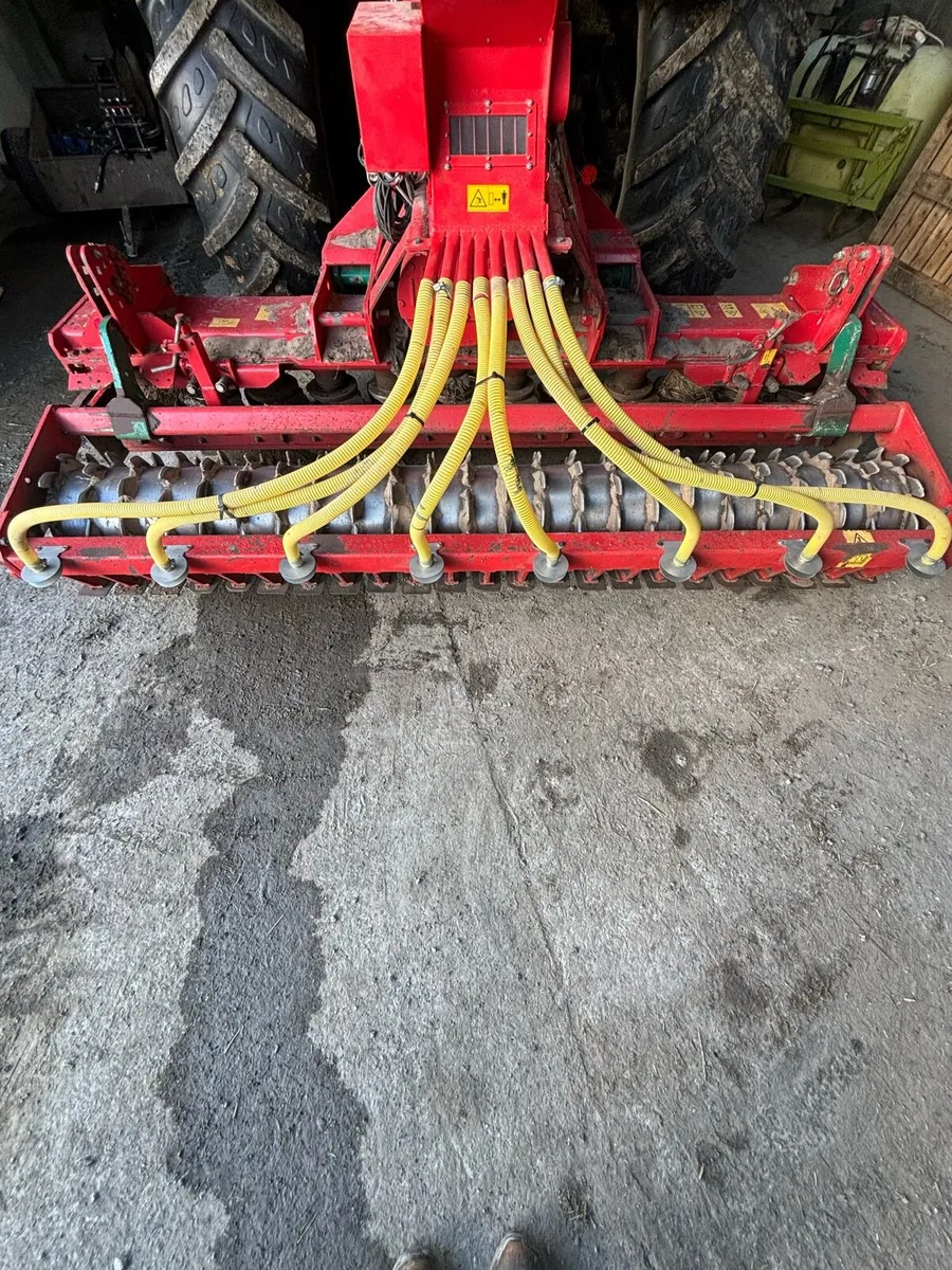 Spaldings air seeder - Image 4