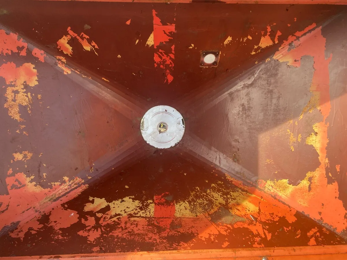 kuhn sower bin and parts - Image 1