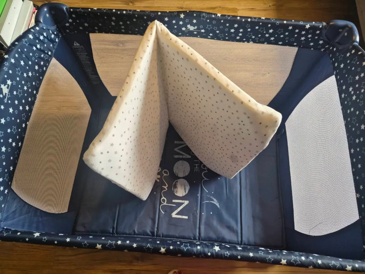 Travel cot - Image 4
