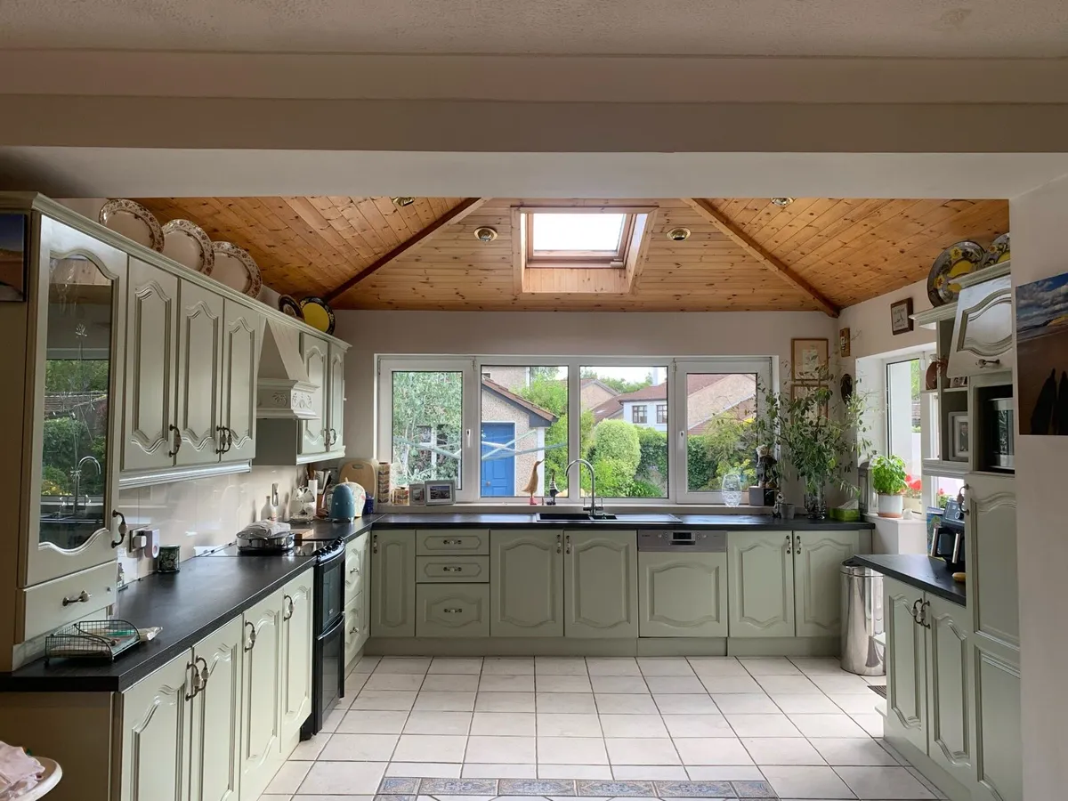 Solid oak kitchen - Image 1
