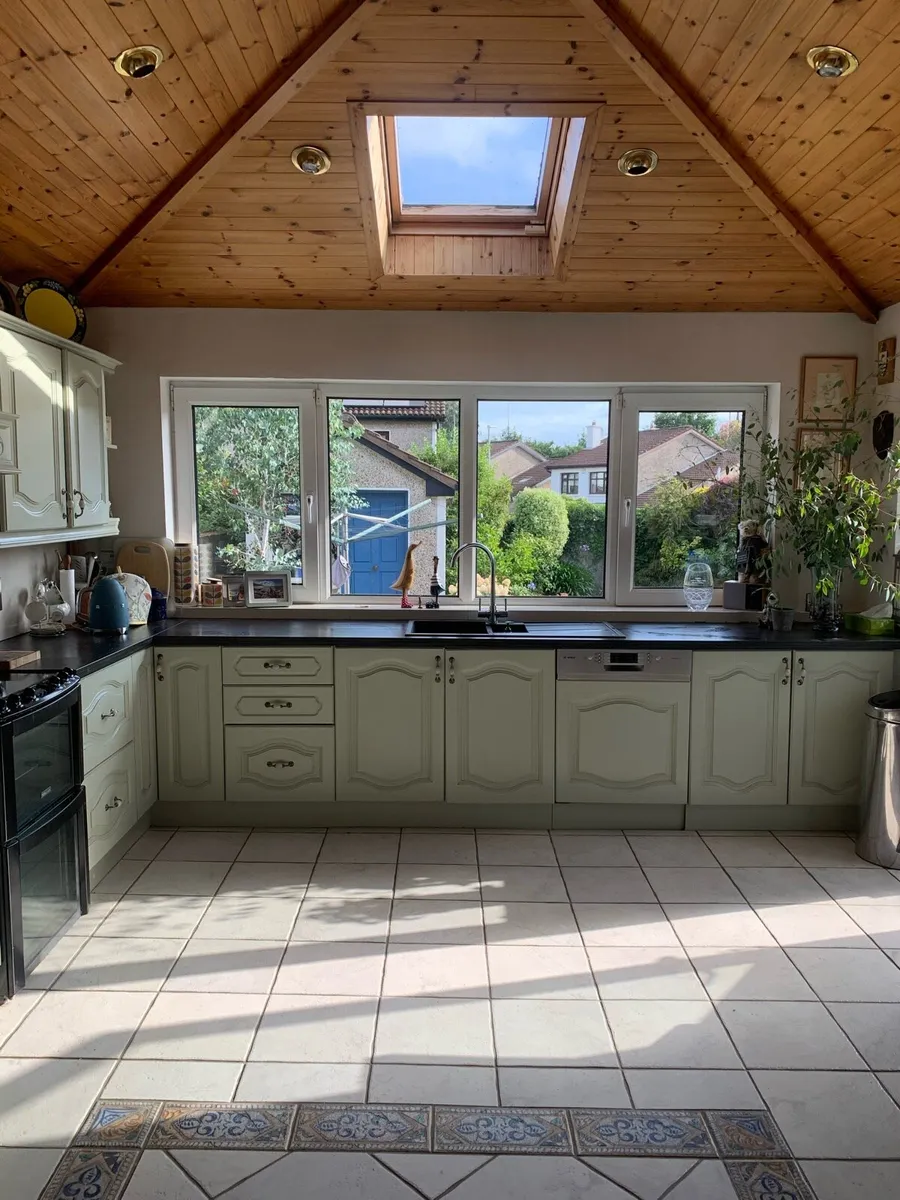 Solid oak kitchen - Image 4