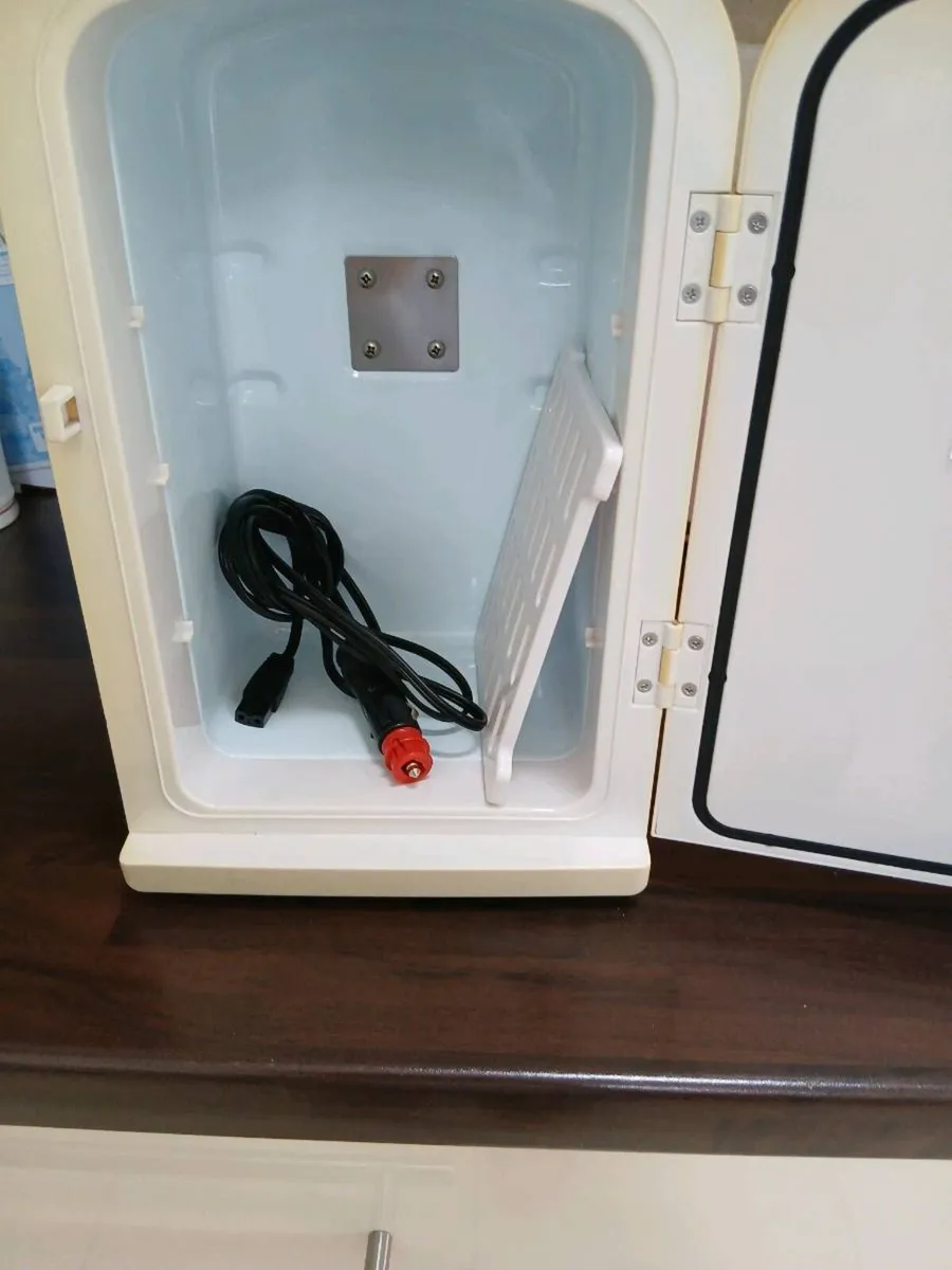 SMALL FRIDGE IN CAR CHARGER ONLY - Image 3