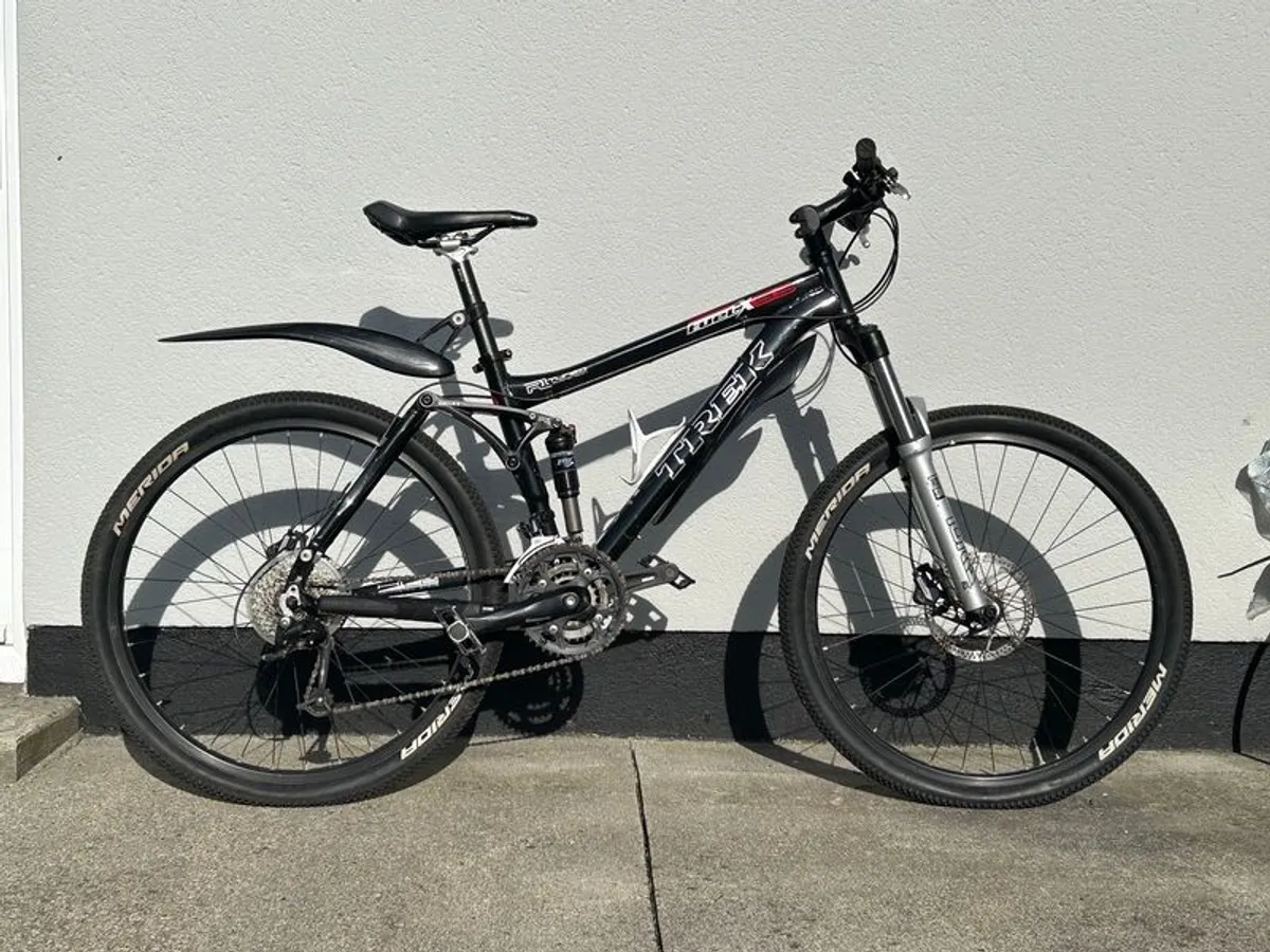 Trek Fuel EX 5.5 full-suspension mountain bike - Image 1