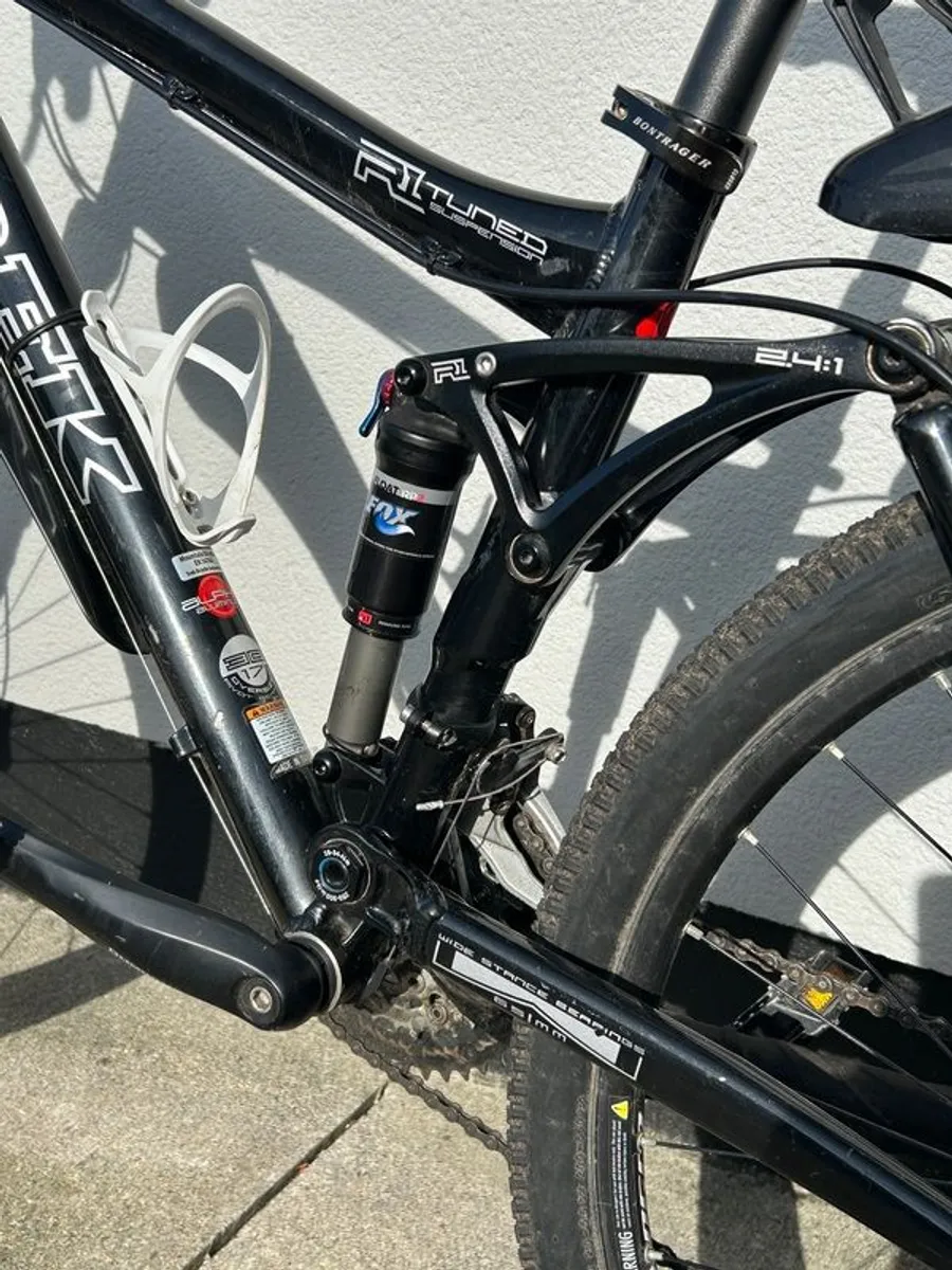 Trek Fuel EX 5.5 full-suspension mountain bike - Image 4