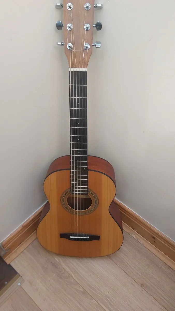 Acoustic guitar - Image 1