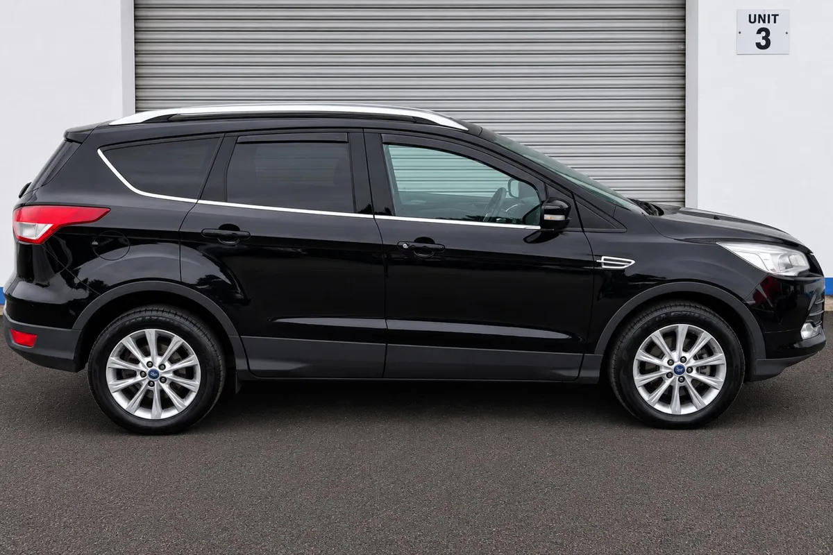 2016 Ford Kuga  2.0 TDCi CREW CAB - Image 3