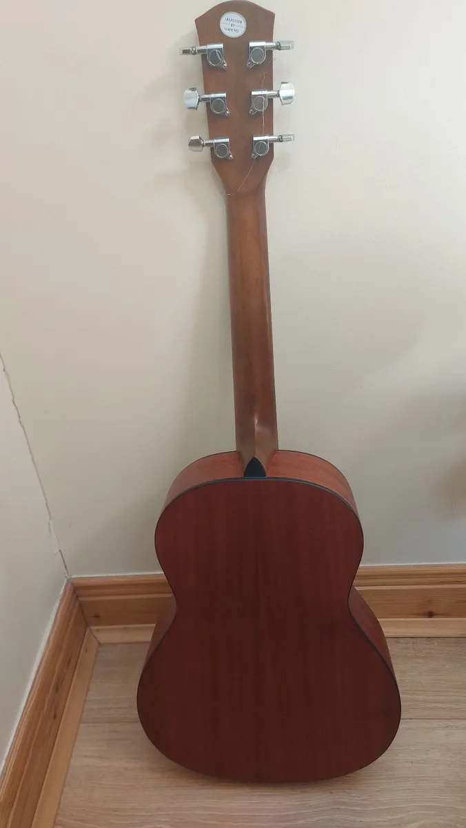 Acoustic guitar - Image 3