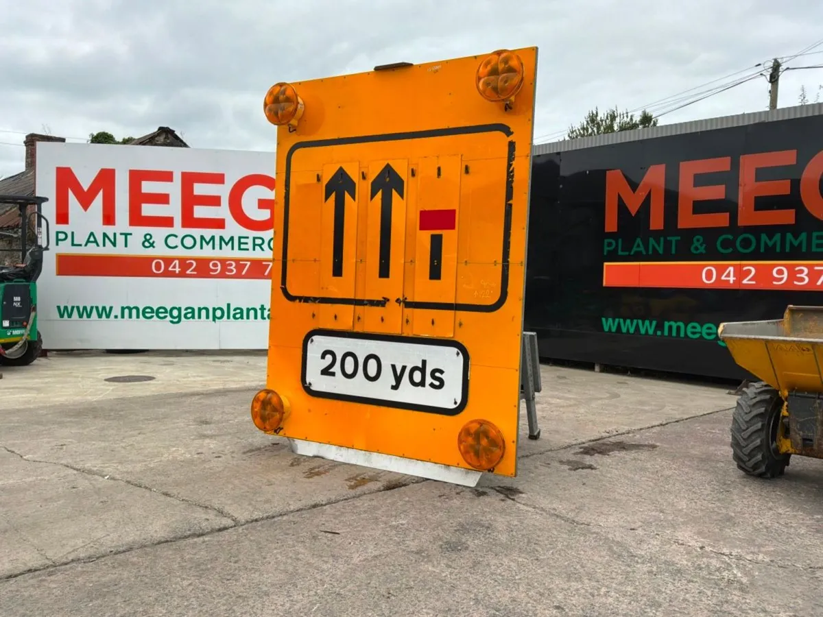Acklea c2043 mobile billboard / Motorway safety si - Image 1
