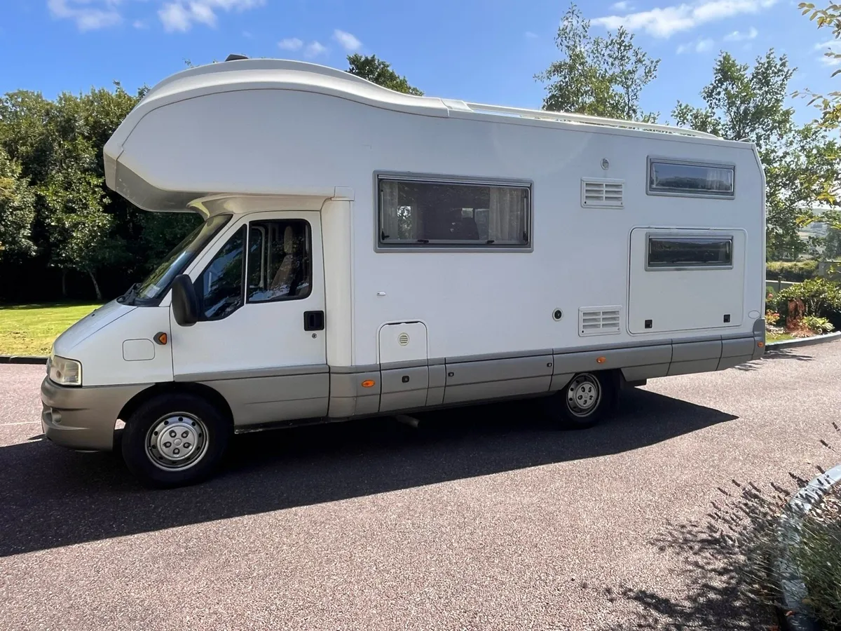 Laika Ecovip 2.1 Family Motorhome - Image 2