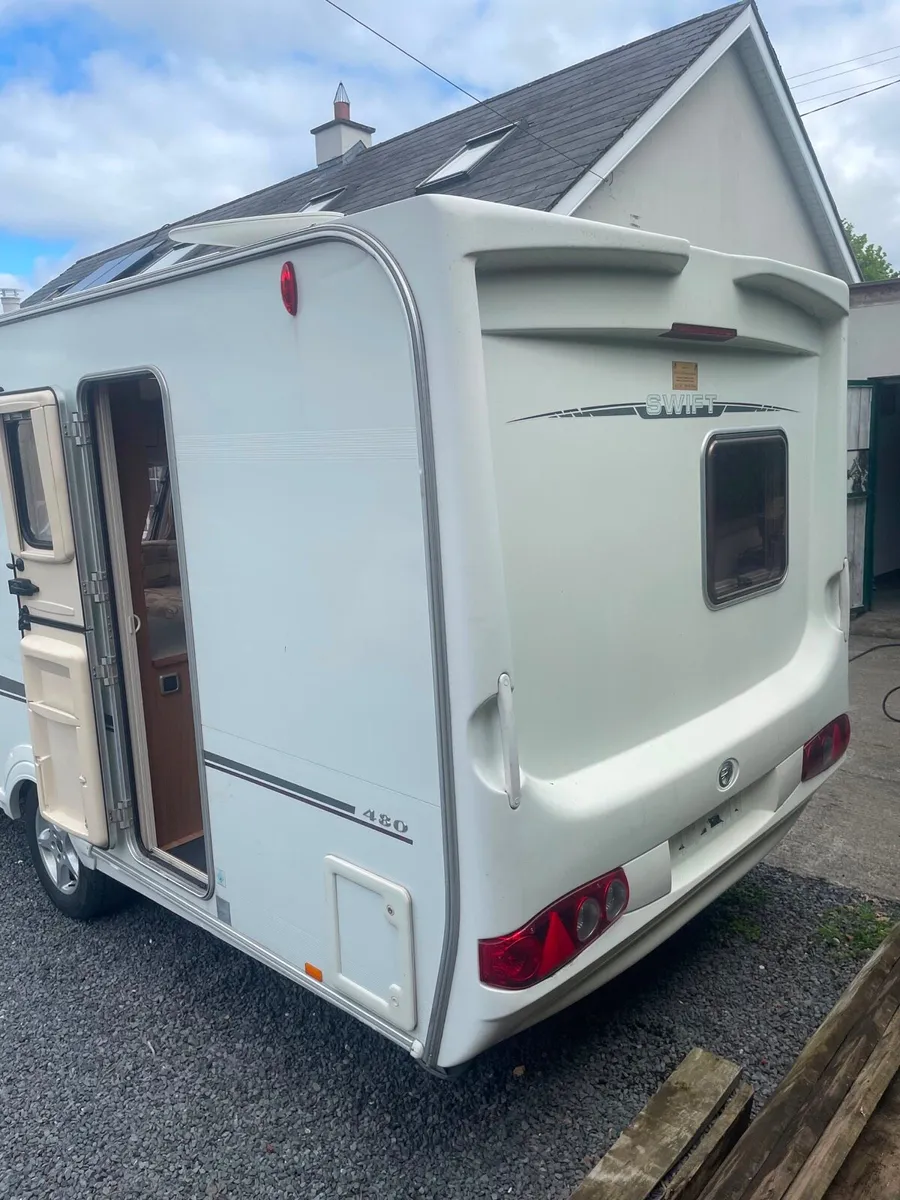 2/3 Berth Swift Challenger 480 Caravan 2009 - Image 3