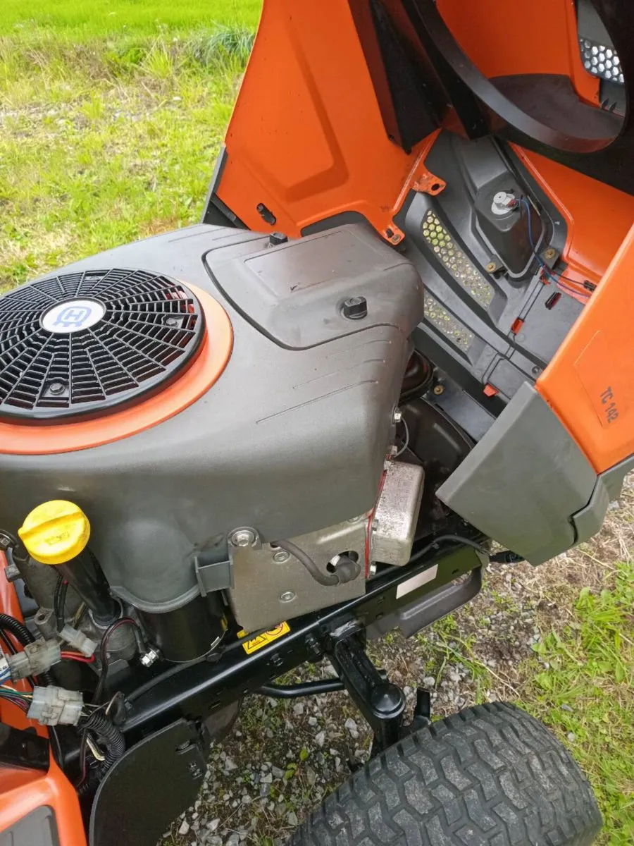 Ride on Lawnmower - Image 2
