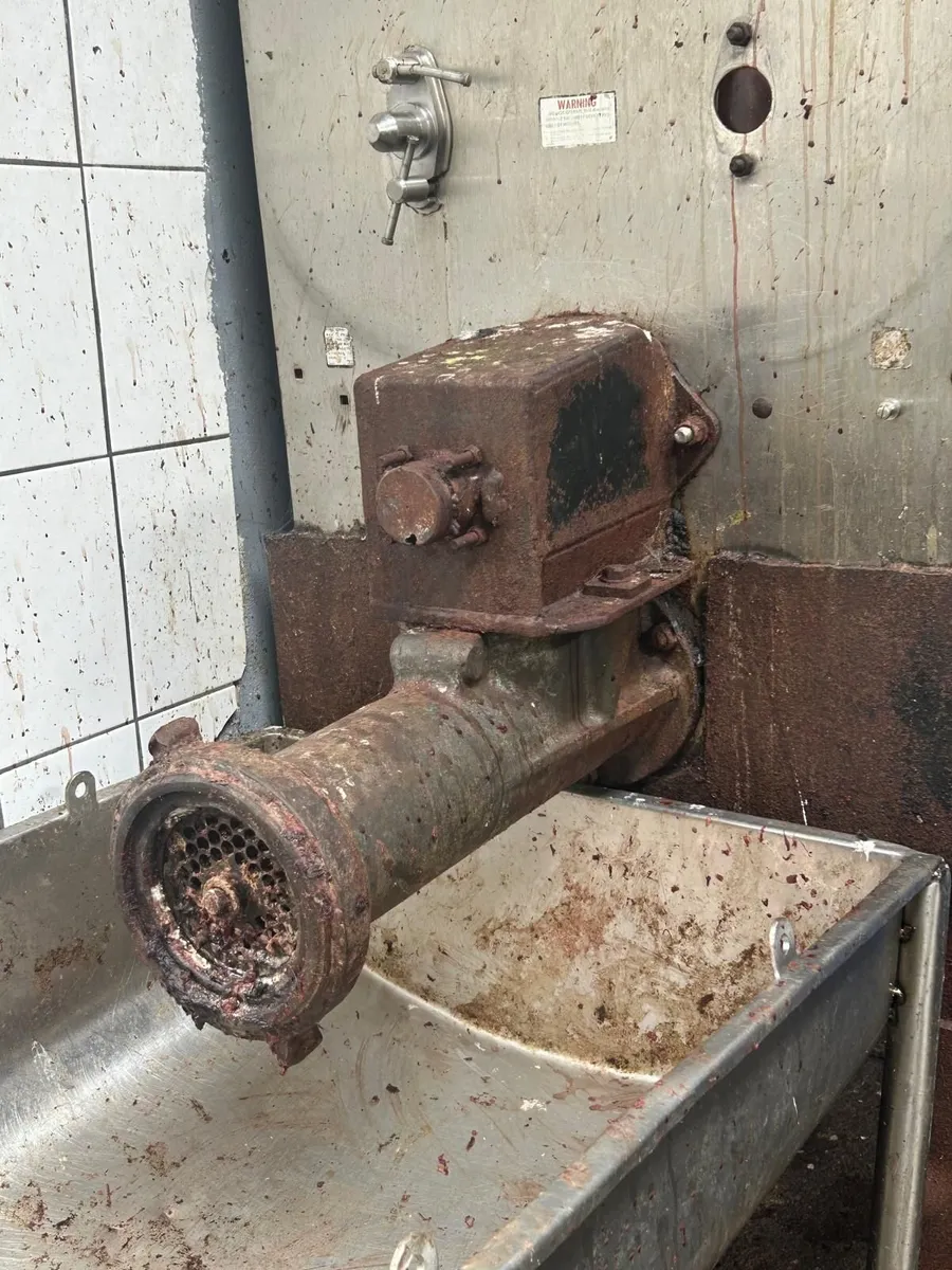 Hobart 56 Meat mincer wanted asap - Image 3