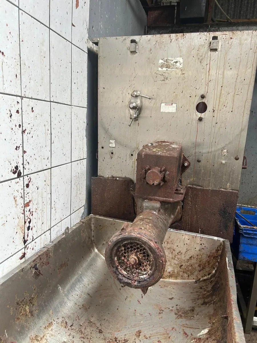 Hobart 56 Meat mincer wanted asap - Image 4