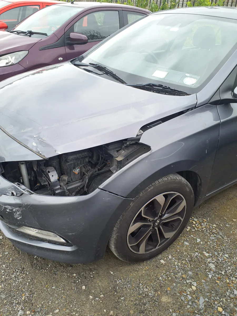 Hyundai  i20        1.2 petrol - Image 2