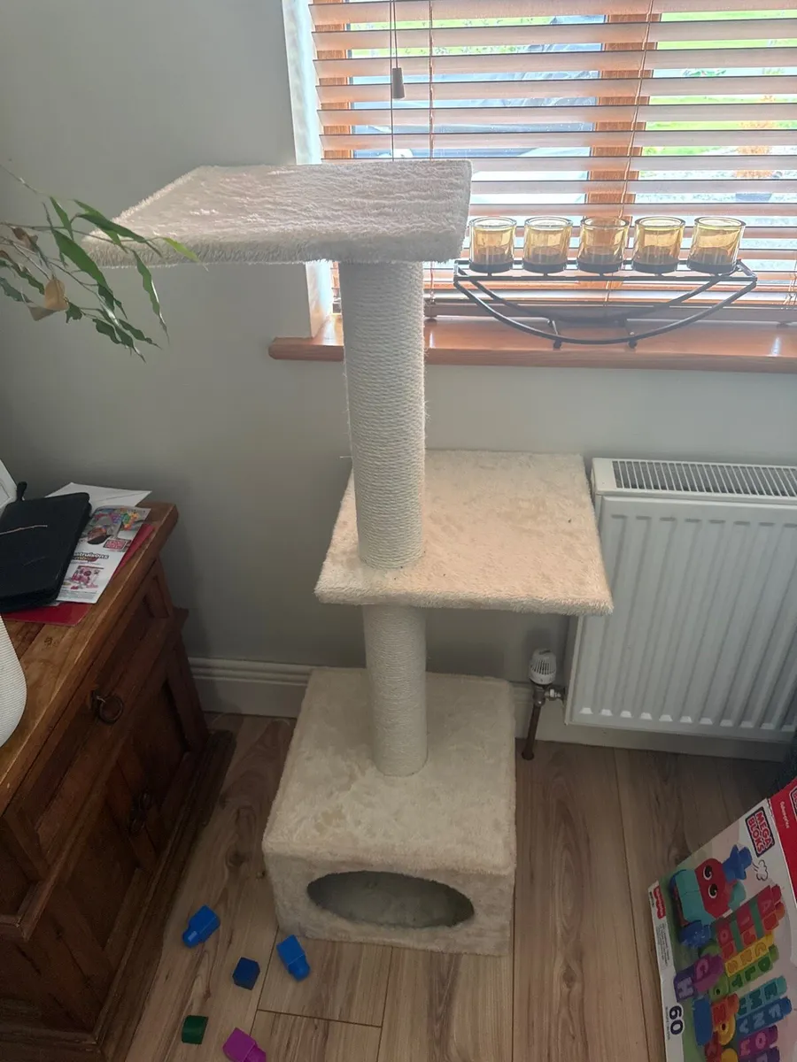Badalona Scratching Post 109cm Beige - Image 1
