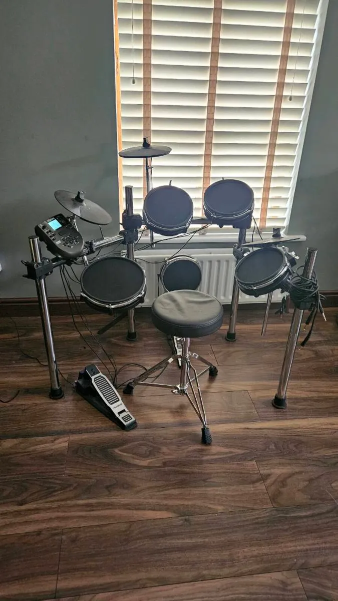 Electronic Drumkit - Image 1