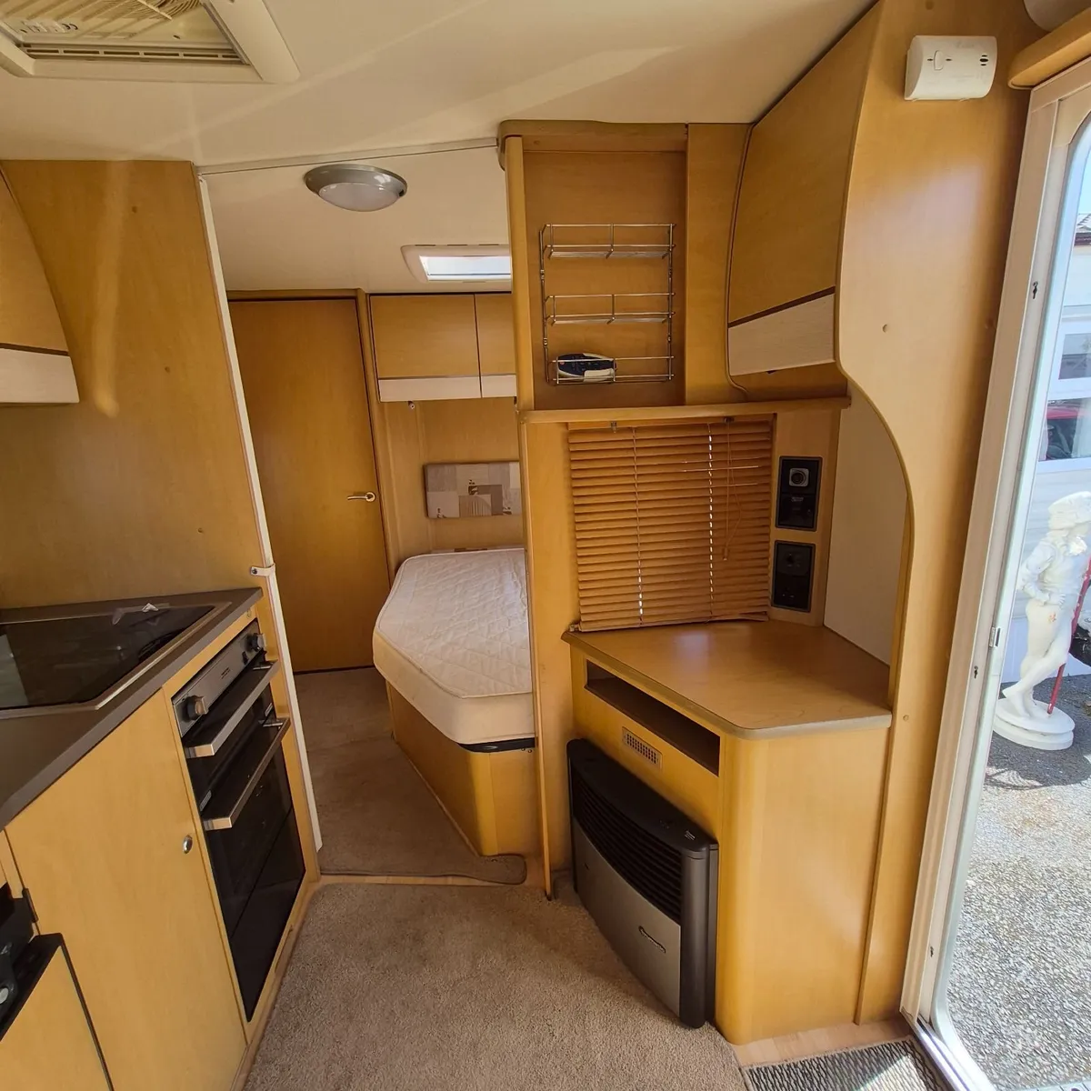 Caravan - Image 4