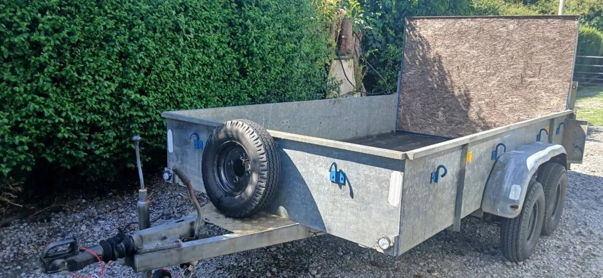 Trailer - Image 1