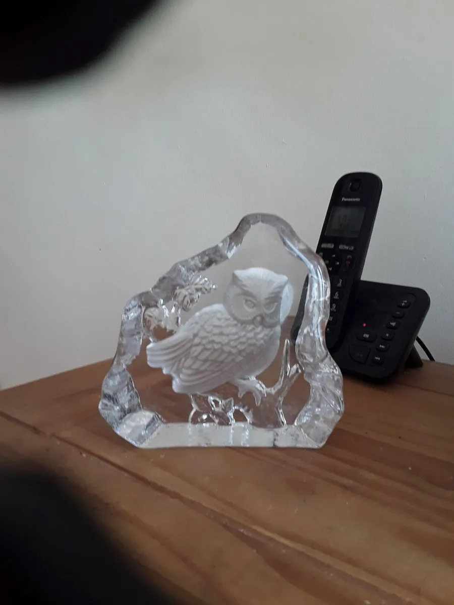 Beautiful glass paper weight shaped as owl - Image 3