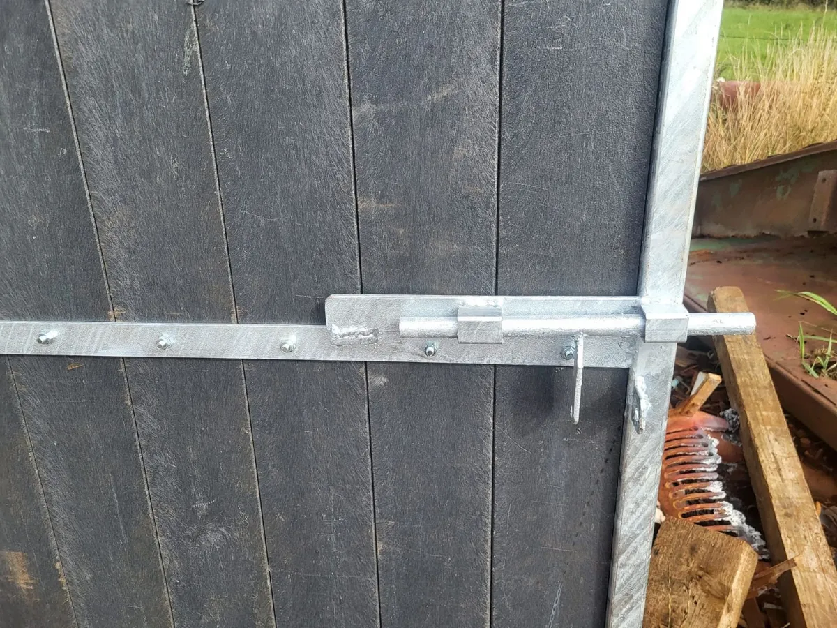 Garden Side Door - Image 2