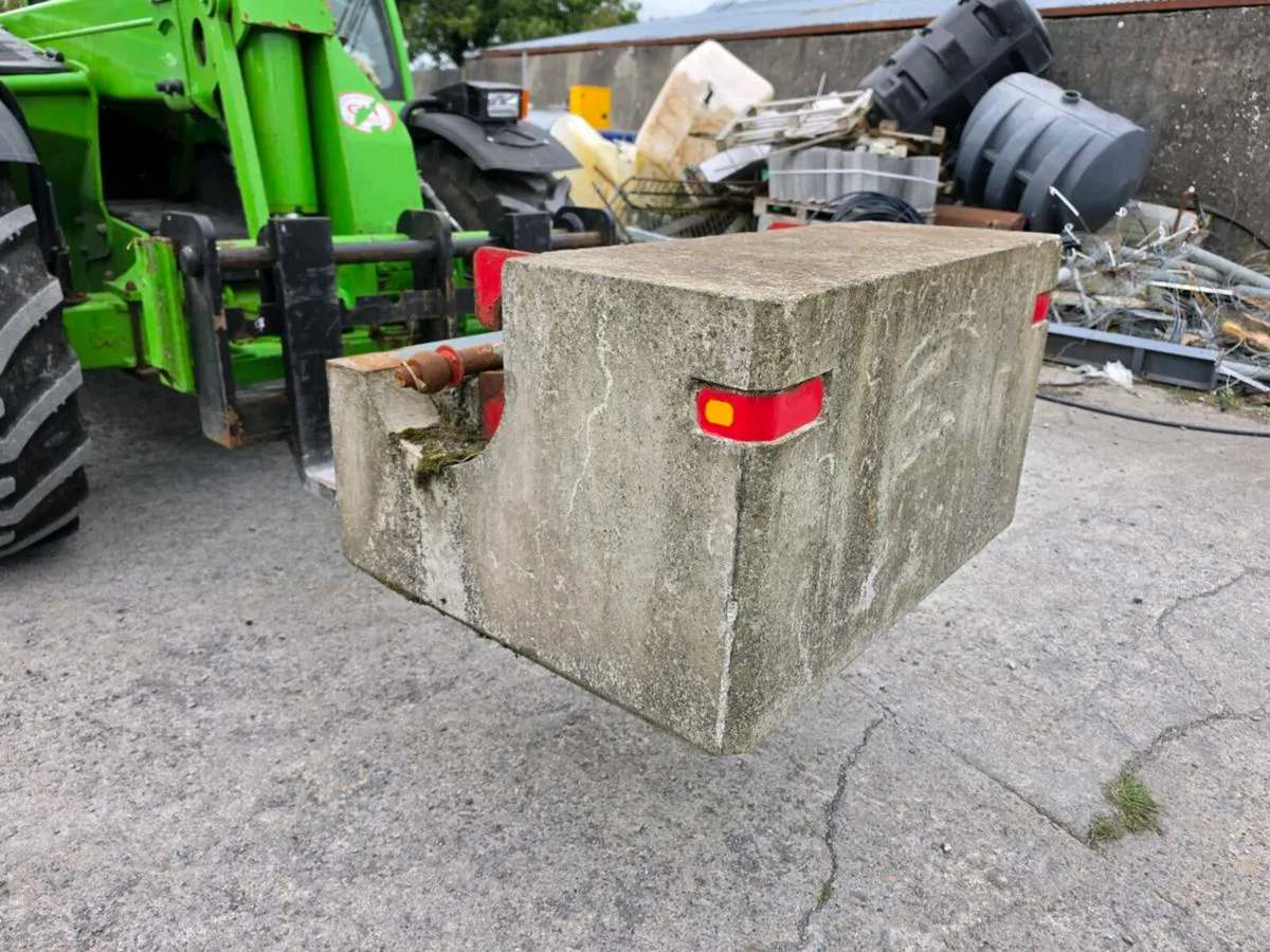 900kg Weight block - Image 3