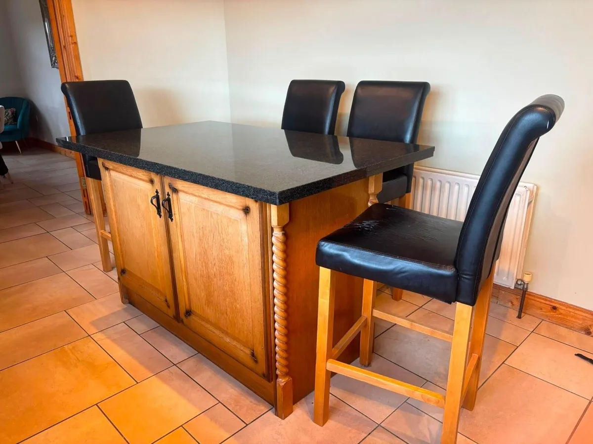Solid wood kitchen and black granite worktop - Image 3