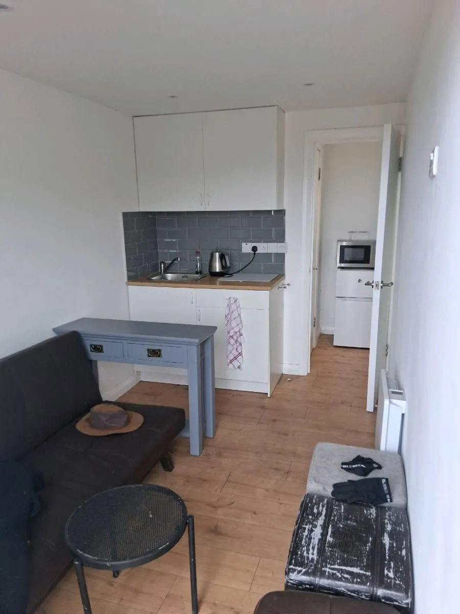 Container conversion tiny house - Image 2